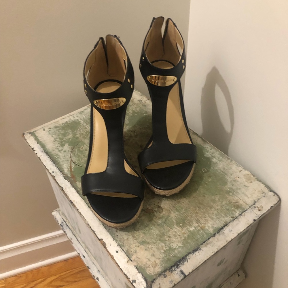Black and gold wedges